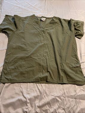 Men's  Women’s Olive Green V-Neck Scrub Top